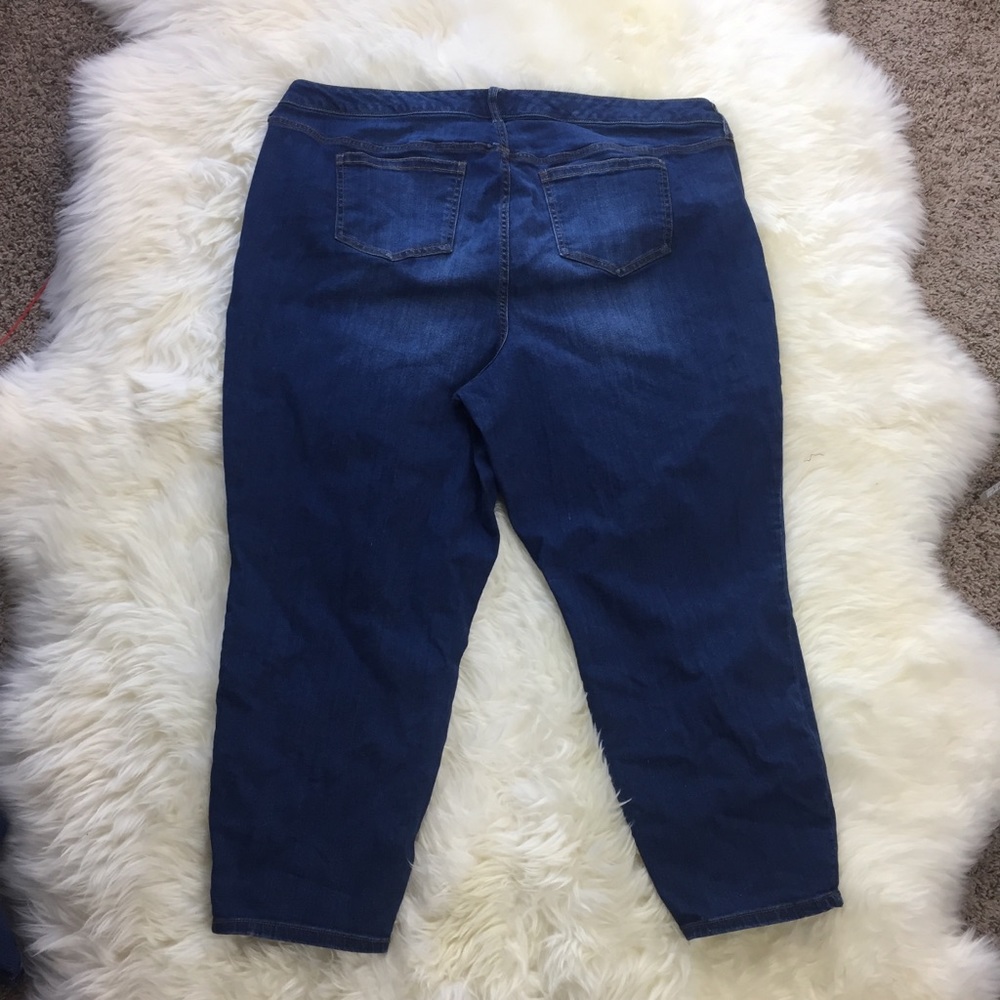 Torrid Girlfriend Jeans 26 R - Picture 3 of 8
